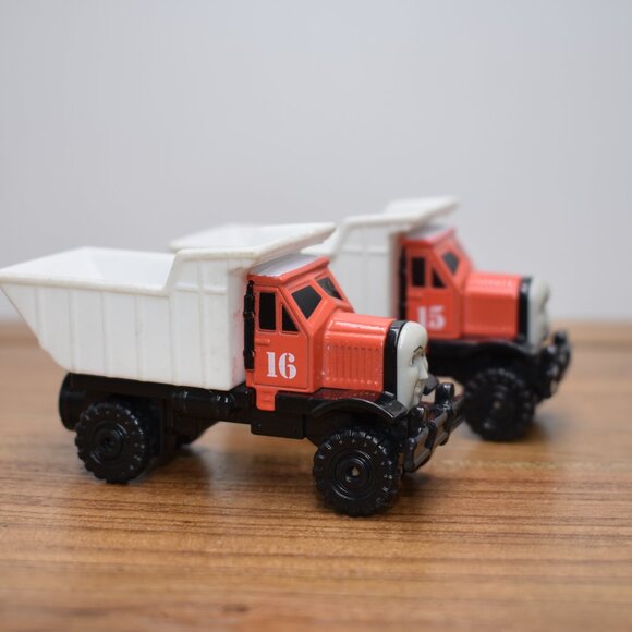 Max 15 N Monty 16 Trucks Diecast Take N Play Thomas & Friends Trains Engine 2010 - Picture 7 of 12